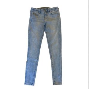 Women’s American Eagle Light Wash Jegging Jeans